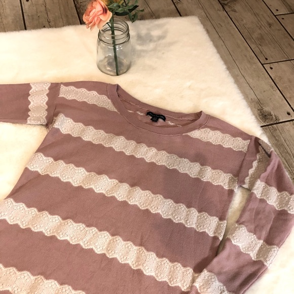 💜EUC💜DUSTY ROSE💜AE SWEATER💜LACE DETAIL💜XS💜 - Picture 2 of 6